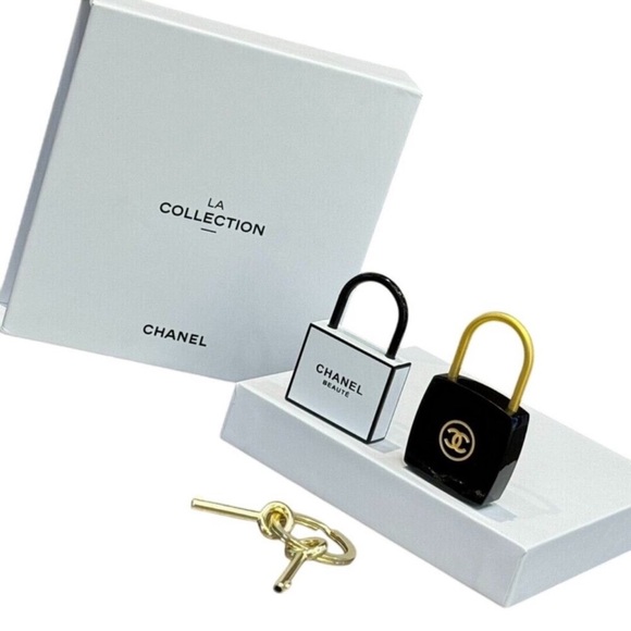 NWT CHANEL Beauté Black and Gold Padlock Duo💗💗💗 - Picture 2 of 3